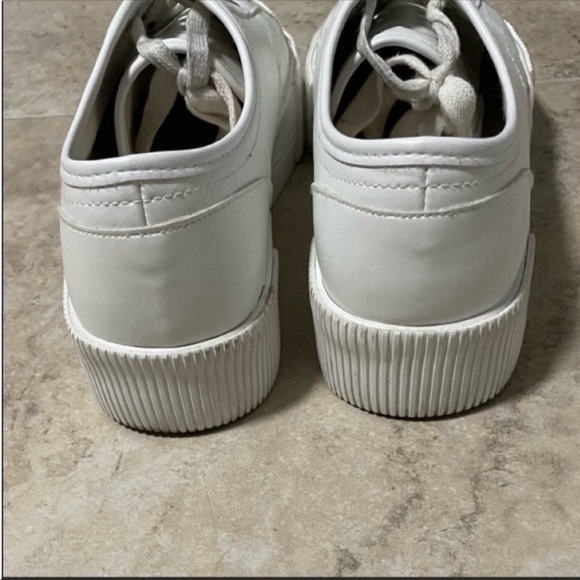 H&M Divided Concept N° 52 white lace up faux leather platform sneakers. Size 6 - Picture 5 of 5